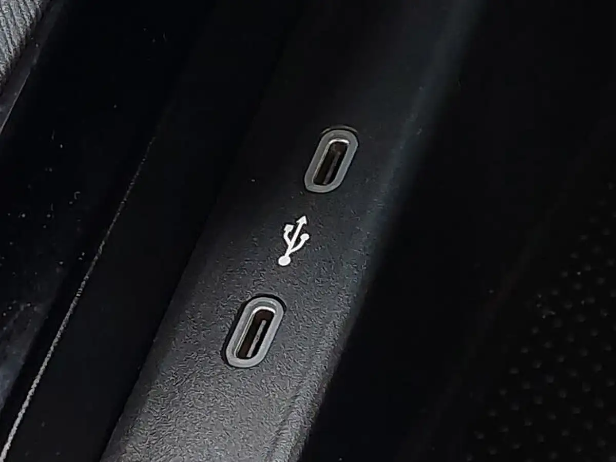2024-skoda-kamiq-10-tsi-monte-carlo-116ps-dsg-big-15