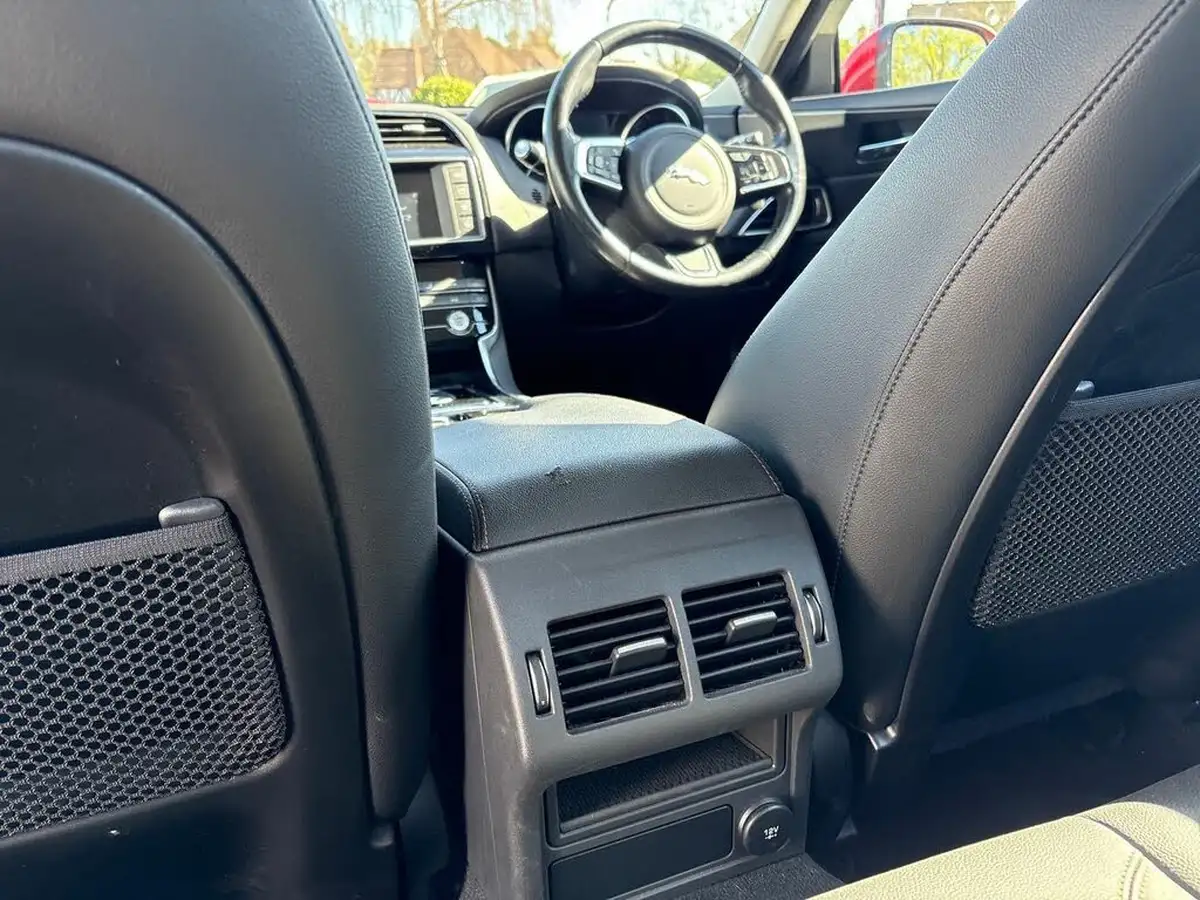 2018-jaguar-xe-20i-prestige-200ps-1999cc-big-34