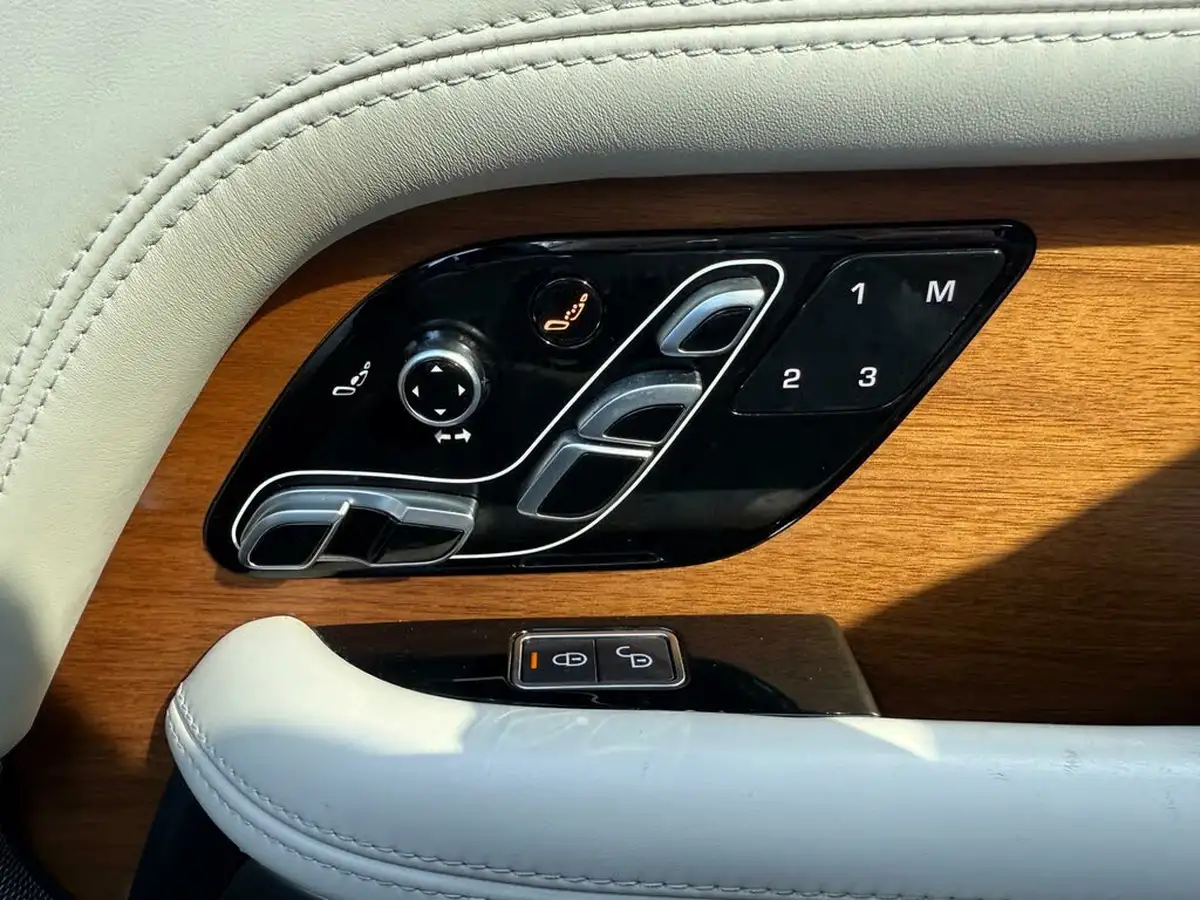 2019-land-rover-range-rover-44-sdv8-autobiography-lwb-big-35
