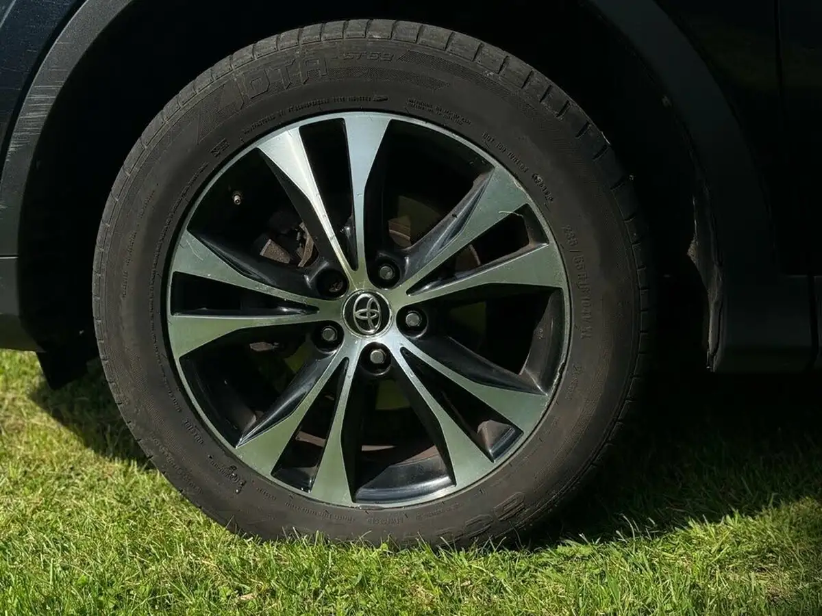 2015-toyota-rav4-20td-icon-20d-4d-2wd-big-15