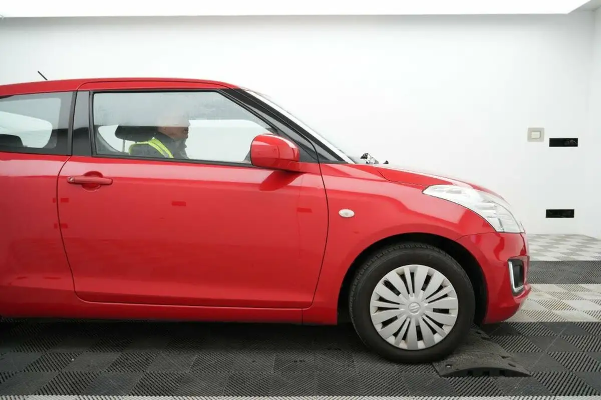 2015-suzuki-swift-12-sz2-3d-big-2