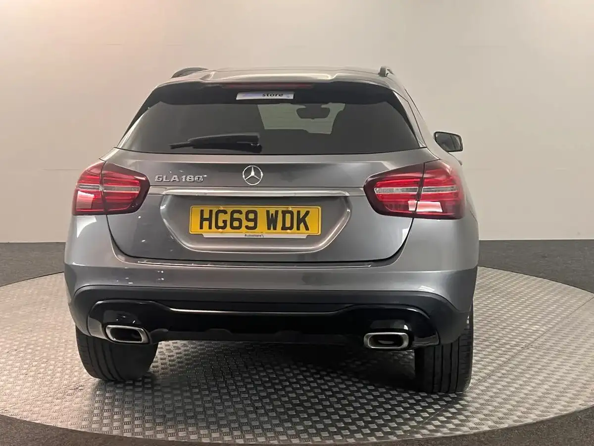 2020-mercedes-benz-gla-class-16-gla-180-urban-edition-7g-dct-big-8