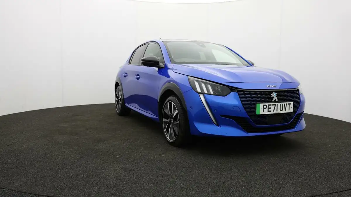 2021-peugeot-208-e-gt-50kwh-big-42