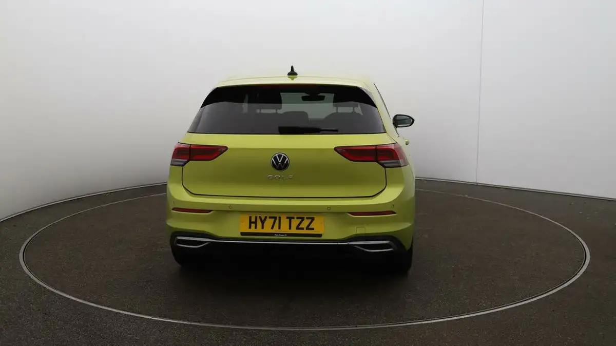 2021-volkswagen-golf-15-tsi-style-130ps-hatchback-big-6