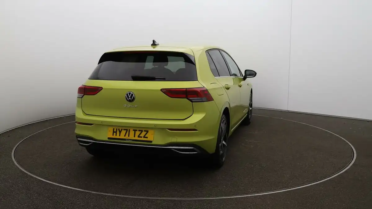 2021-volkswagen-golf-15-tsi-style-130ps-hatchback-big-48