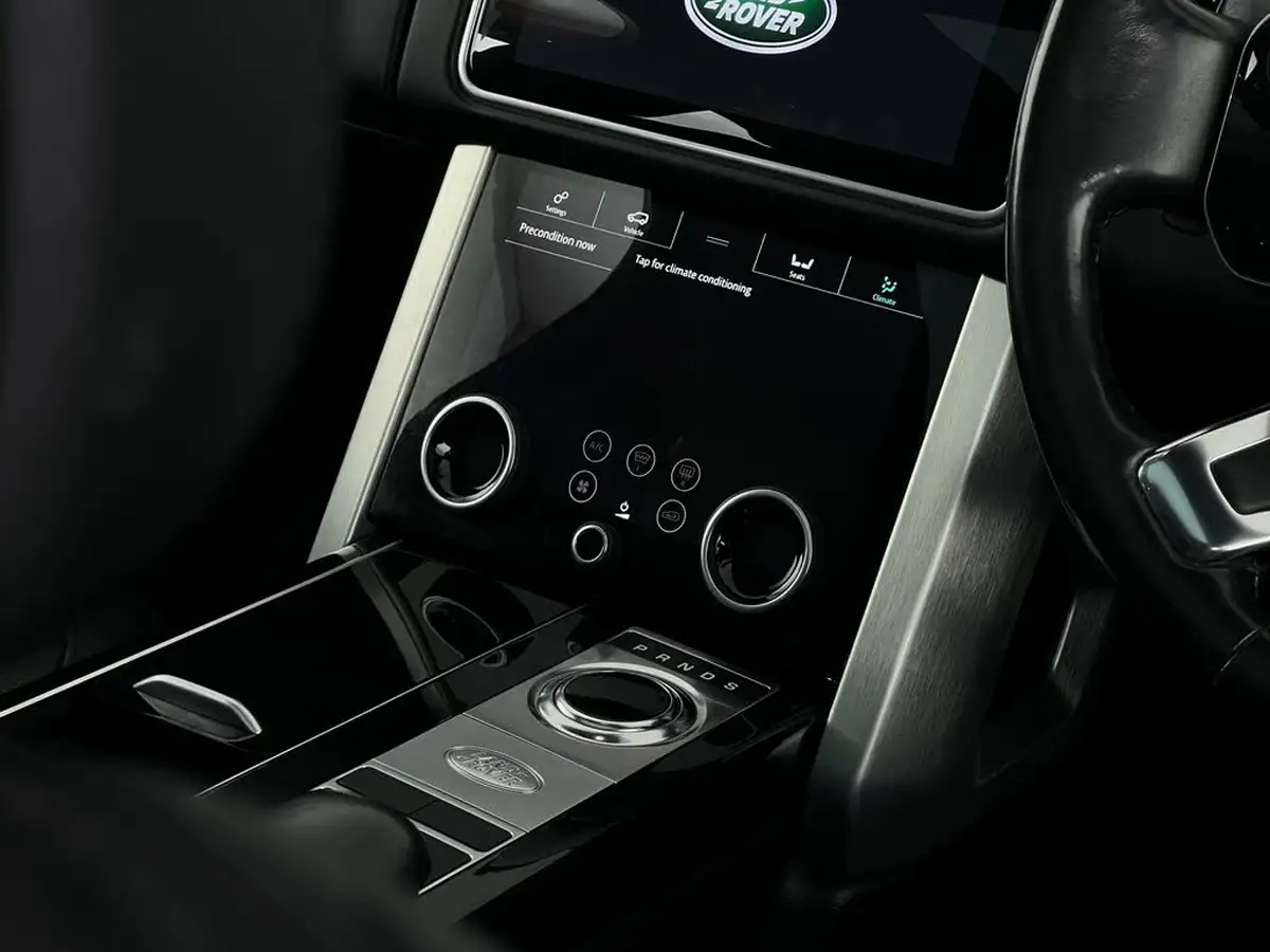 2019-land-rover-range-rover-20-p400e-vogue-big-43