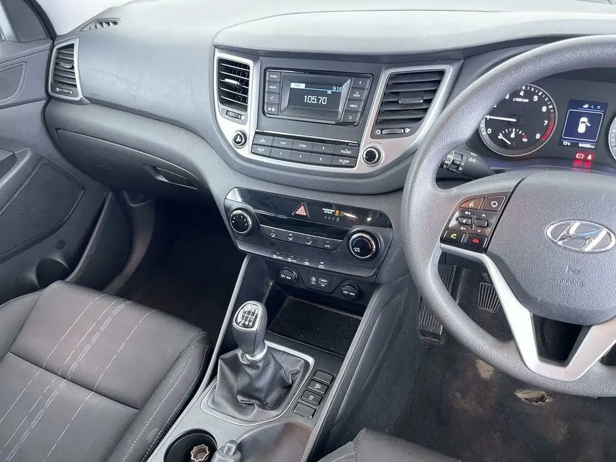 2017-hyundai-tucson-16-gdi-blue-drive-s-big-28