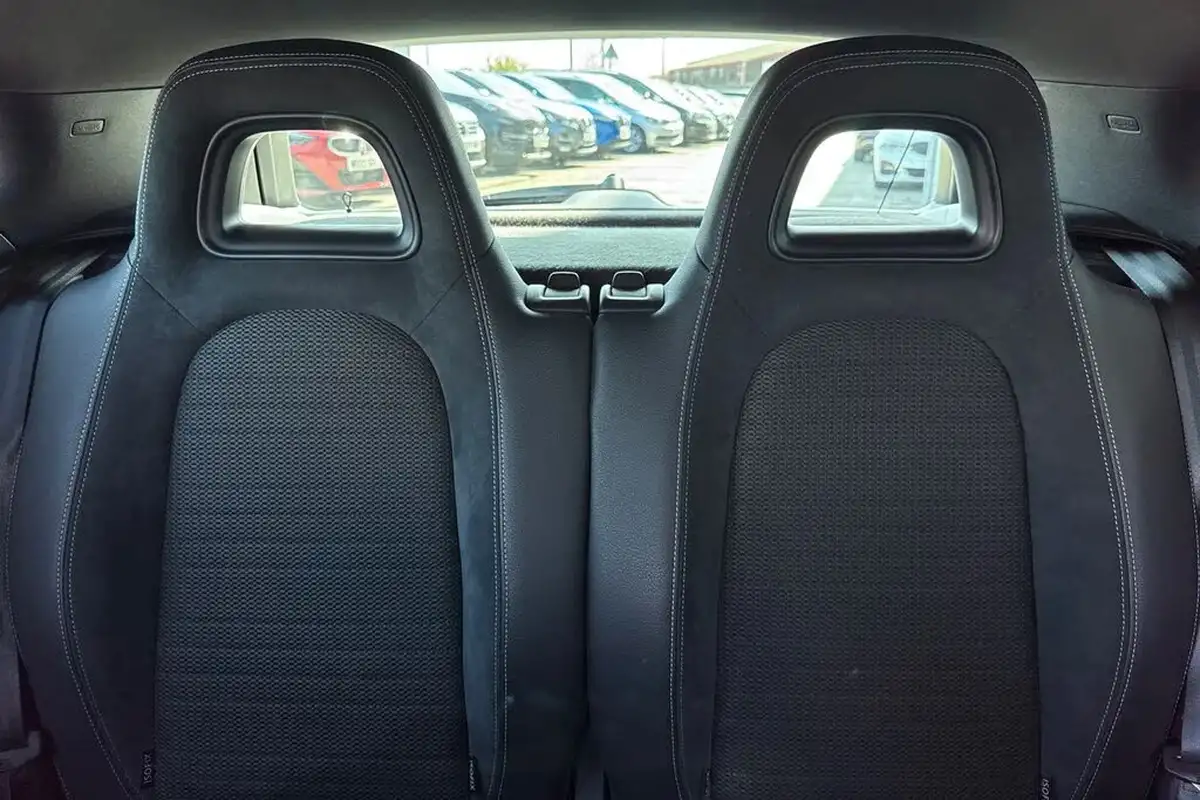 2017-volkswagen-scirocco-20tdi-gt-150ps-ss-big-18