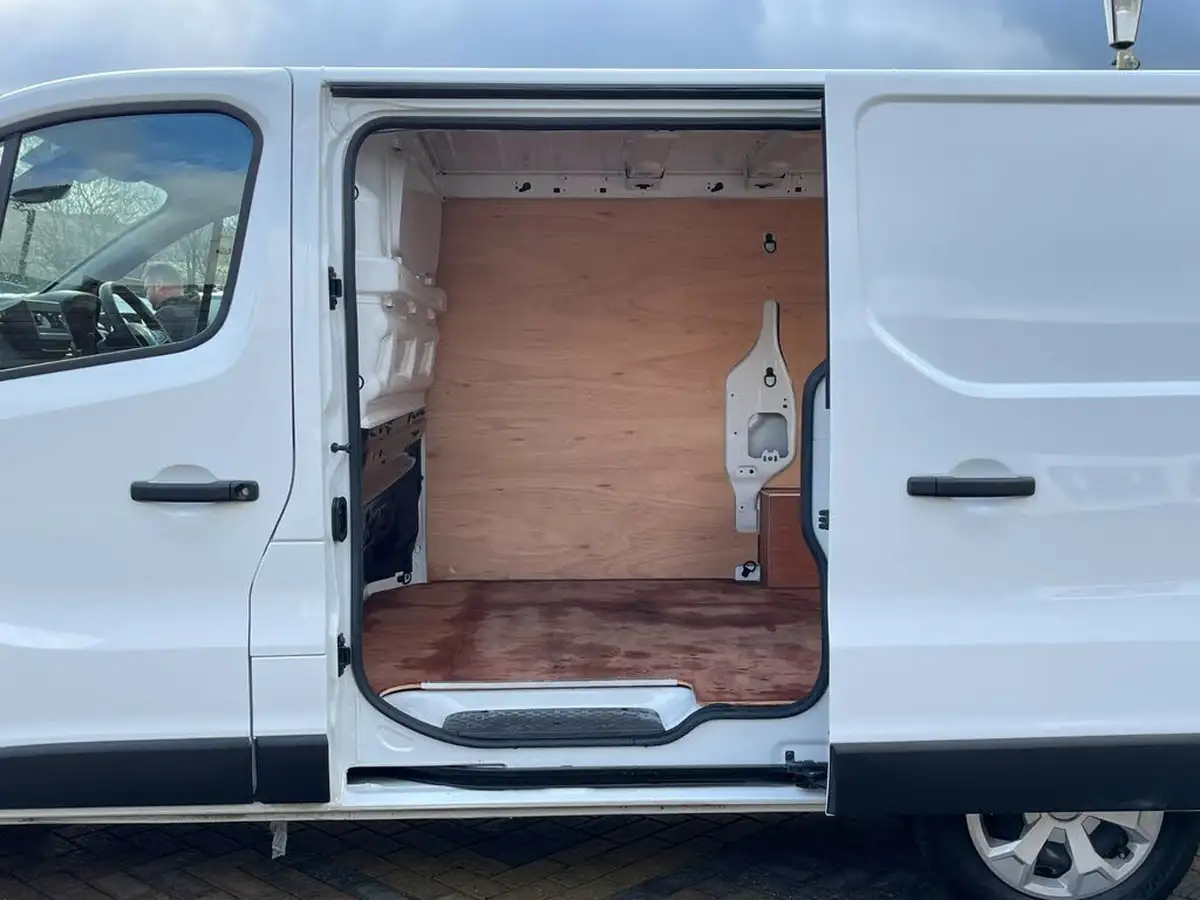2022-renault-trafic-20dci-sl28-130-business-big-28