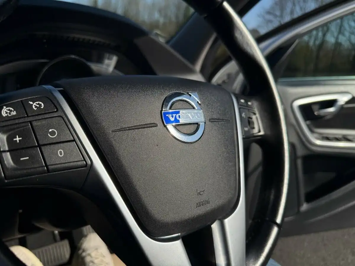 2014-volvo-v60-16td-d2-se-lux-nav-powershift-big-33