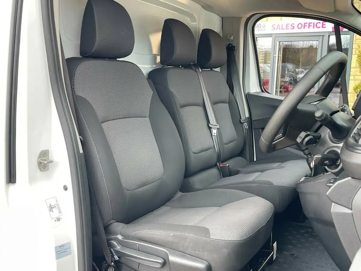 2022-renault-trafic-20dci-sl28-130-business-big-9