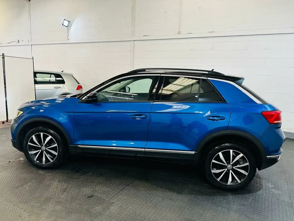 2019-volkswagen-t-roc-10-tsi-design-big-20