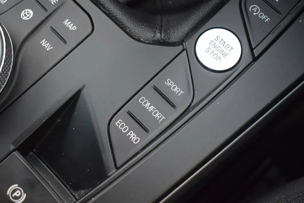 2021-bmw-1-series-15-118i-se-lcp-big-25