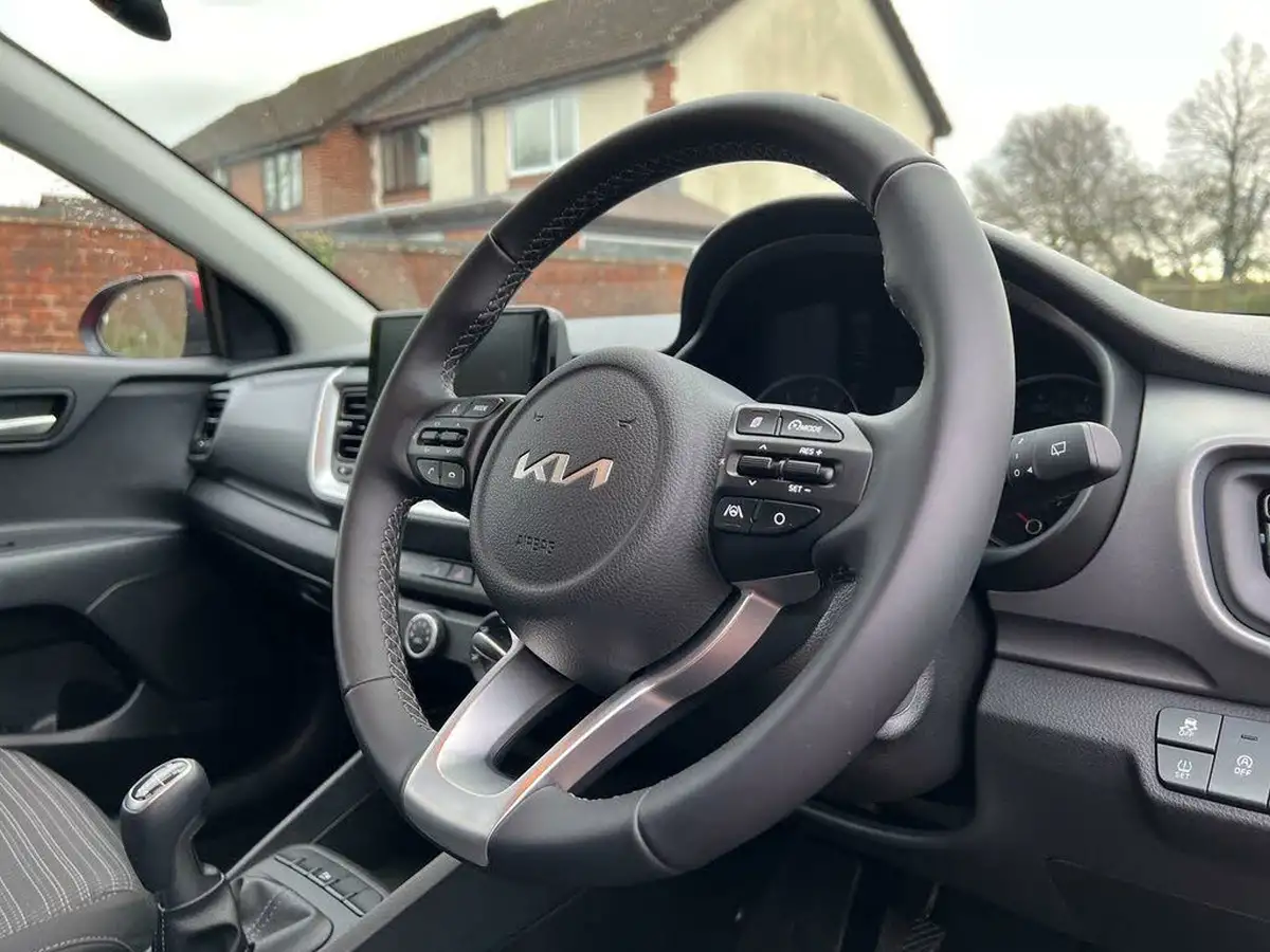 2024-kia-stonic-10-t-gdi-2-98bhp-big-30