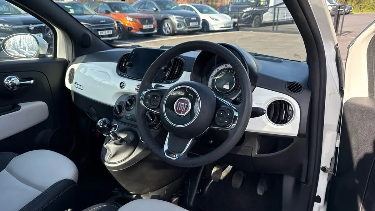 2022-fiat-500-10-dolcevita-big-8