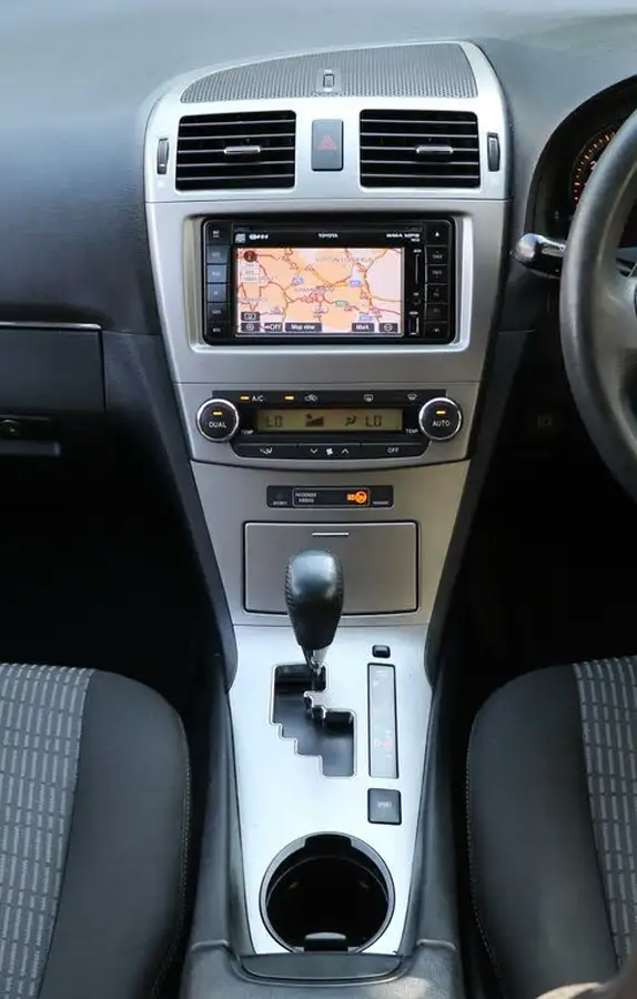2010-toyota-avensis-18-tr-v-matic-estate-5d-1798cc-big-23