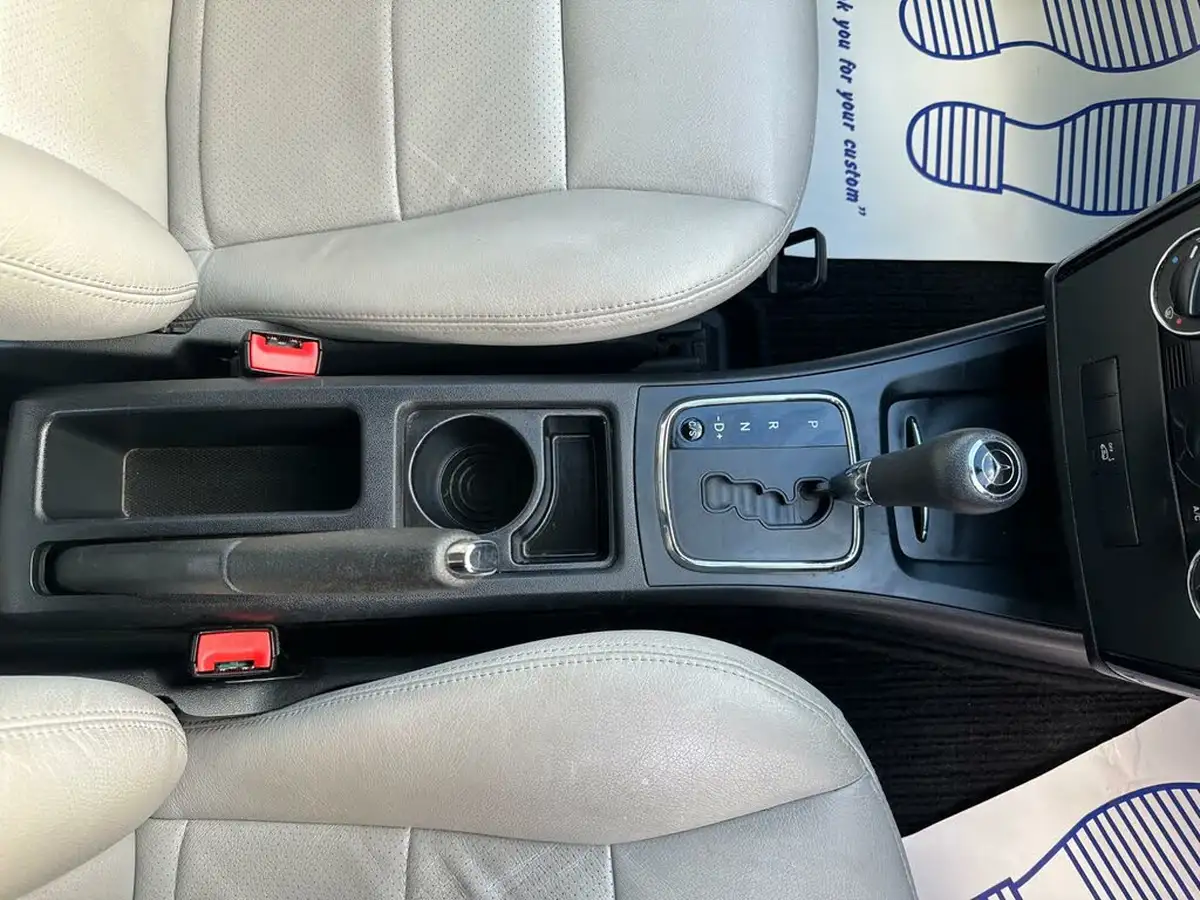 2010-mercedes-benz-a-class-15-a160-classic-se-5d-cvt-big-19