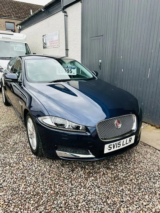 2015-jaguar-xf-22td-luxury-163ps-saloon-4d-big-0