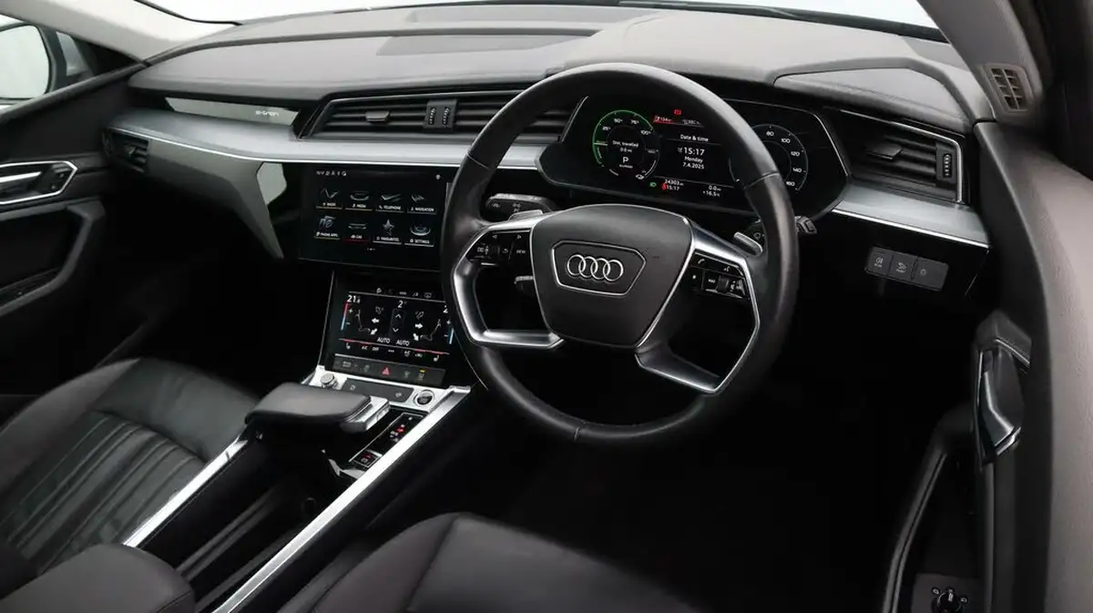 2022-audi-e-tron-55e-technik-station-wagon-big-9