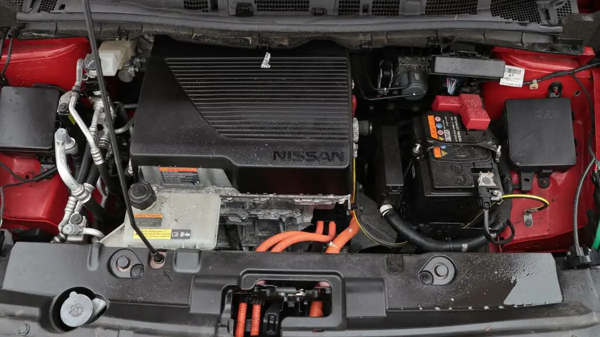 2022-nissan-leaf-e-tekna-big-19