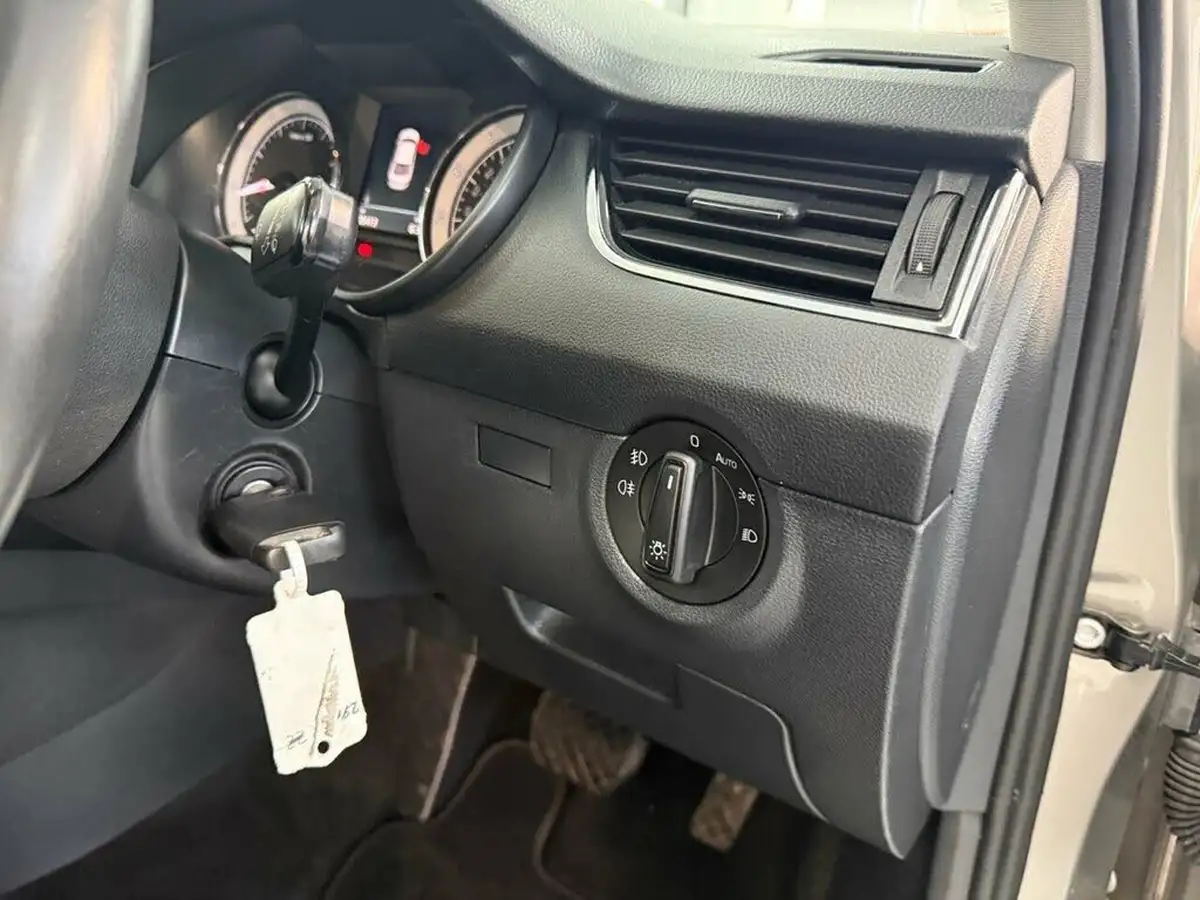 2019-skoda-octavia-15-tsi-se-l-hatchback-dsg-big-27