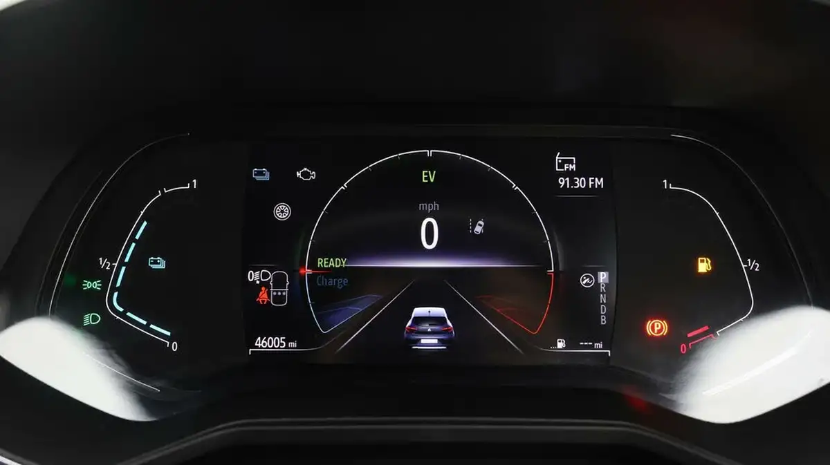 2021-renault-clio-16-rs-line-big-9