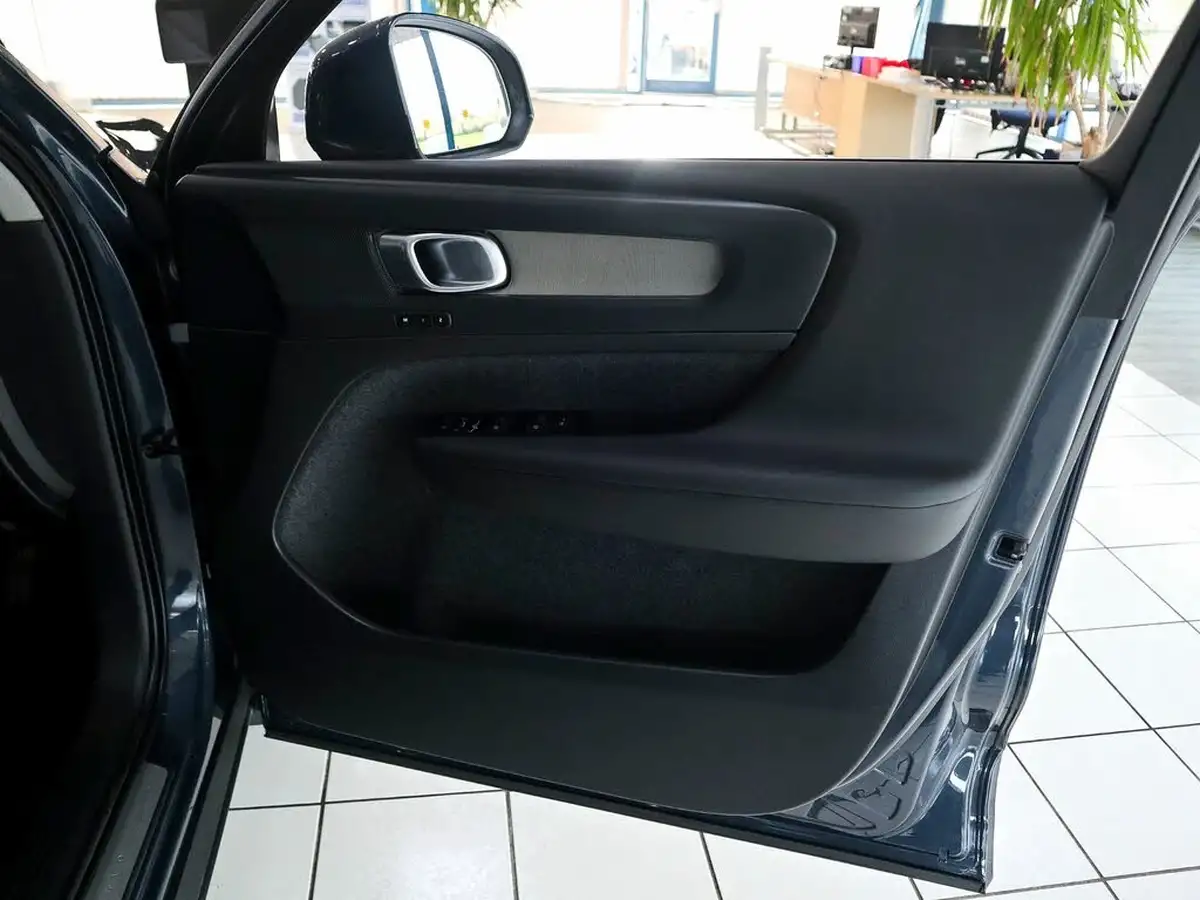 2022-volvo-xc40-15-t3-inscription-big-21