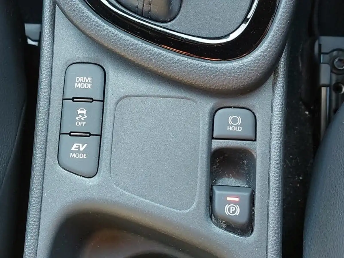 2022-toyota-yaris-15-vvt-i-dynamic-big-14