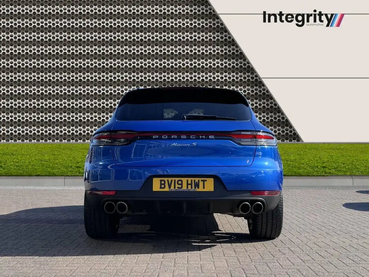 2019-porsche-macan-30-v6-s-big-3