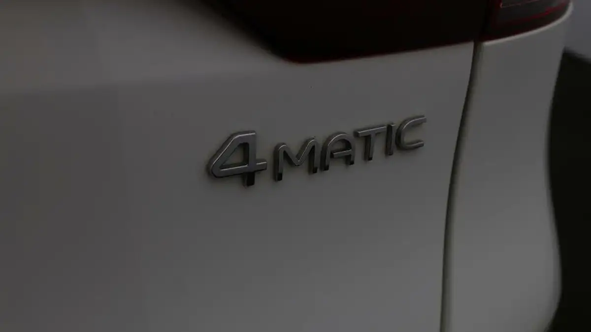 2021-mercedes-benz-eqc-e-eqc-400-amg-line-big-20