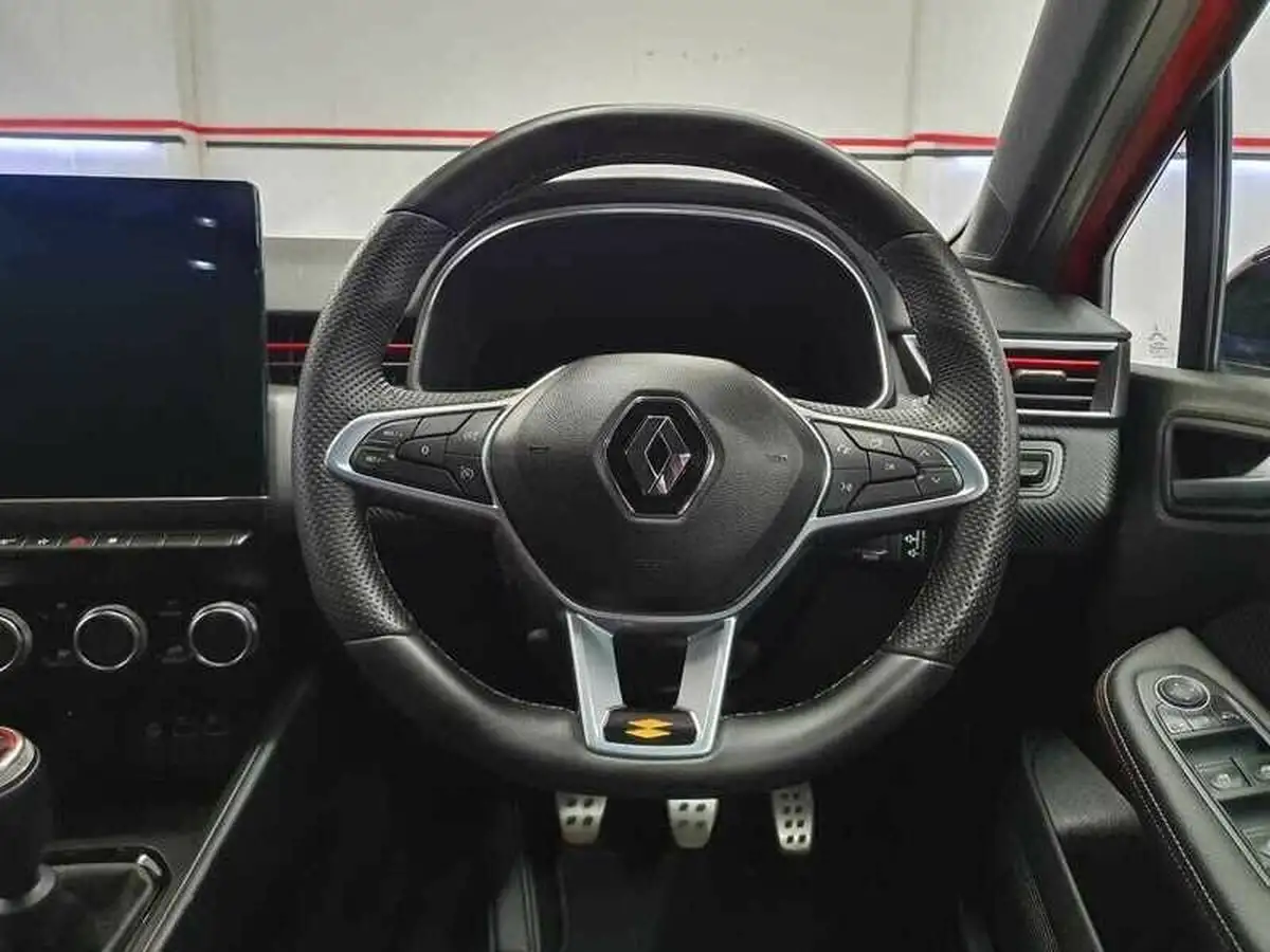 2023-renault-clio-10-tce-rs-line-big-9