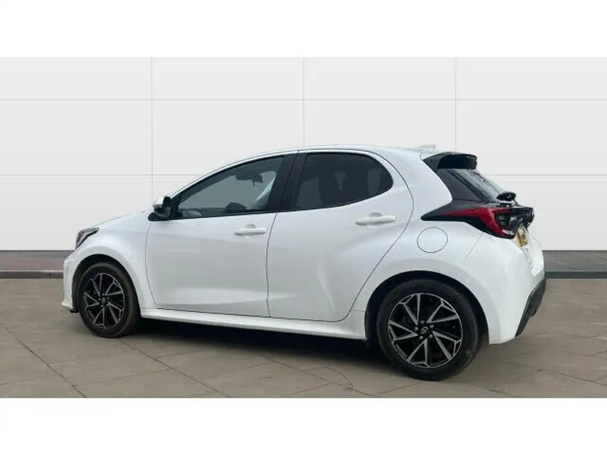2022-toyota-yaris-15-vvt-i-design-big-3