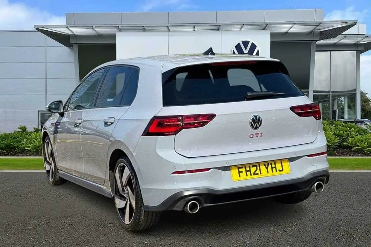 2021-volkswagen-golf-20-tsi-gti-dsg-big-2