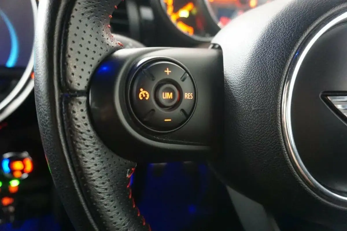 2015-mini-cooper-15td-cooper-d-114bhp-5d-big-30