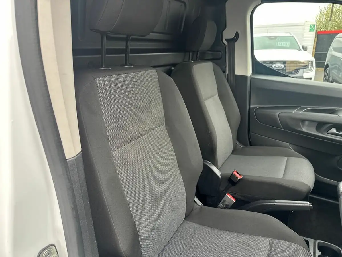 2021-vauxhall-combo-15cdti-dynamic-2300-100pseu6dt-l2h1-panel-big-14