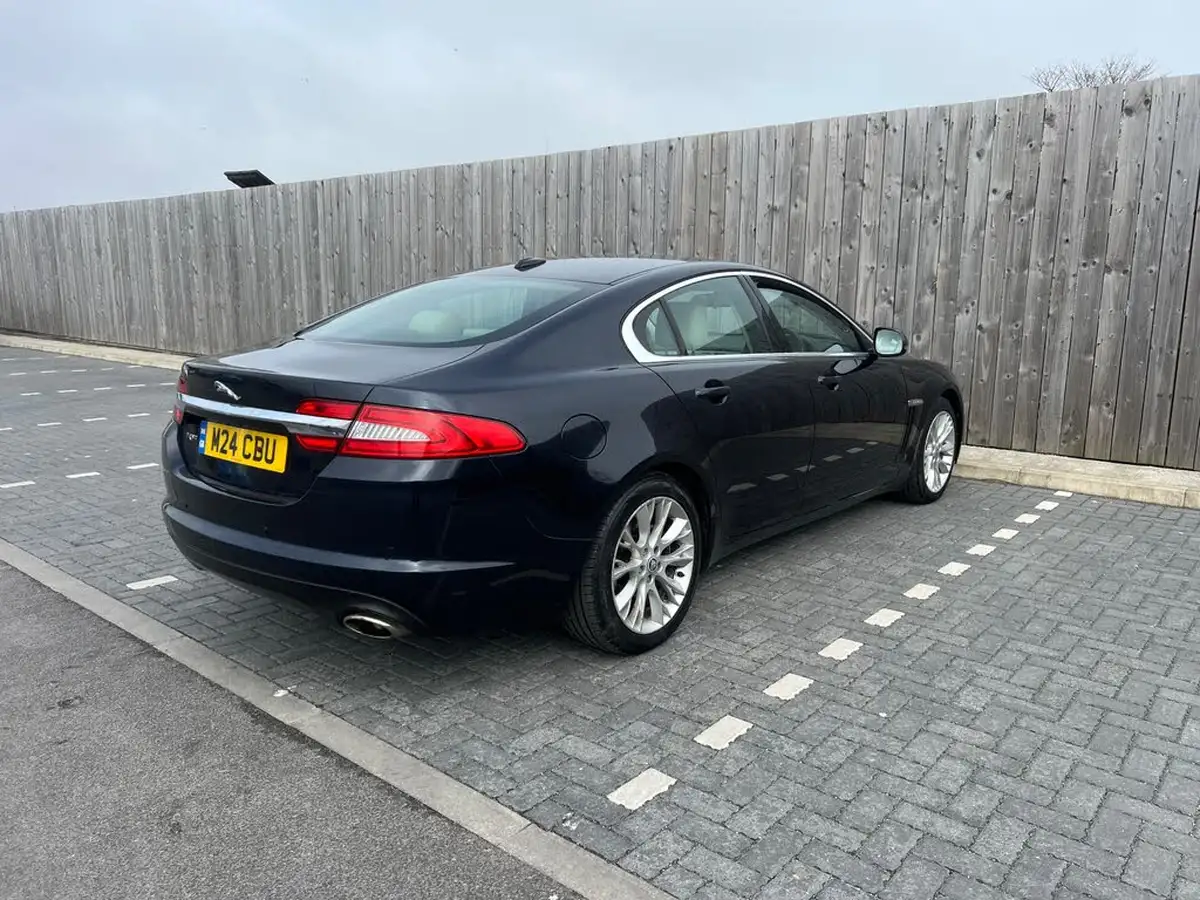 2011-jaguar-xf-22td-luxury-big-7