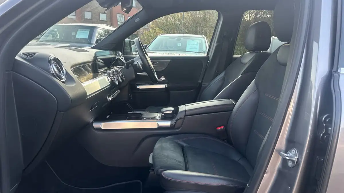 2021-mercedes-benz-glb-class-13-glb200-amg-line-premium-7g-tronic-big-2