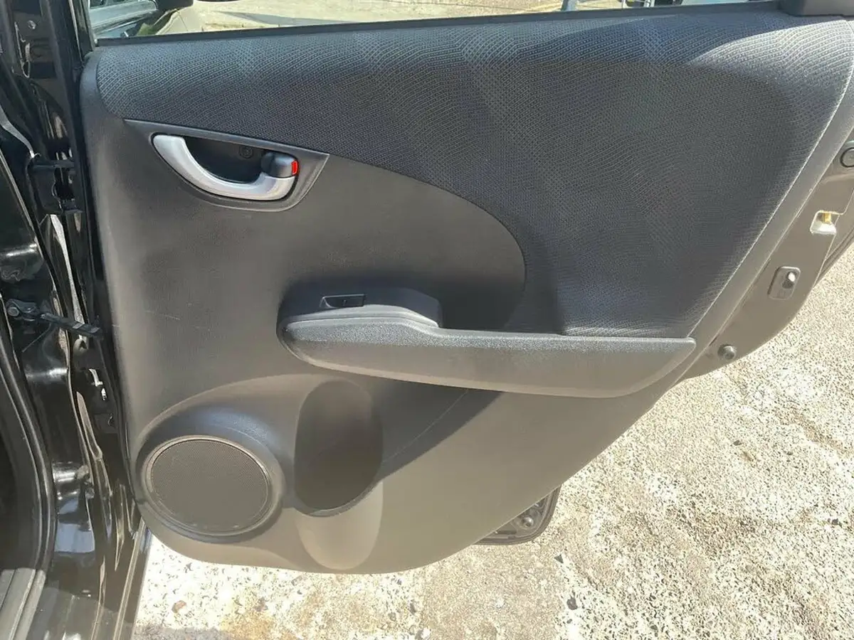 2010-honda-jazz-14-ex-big-25