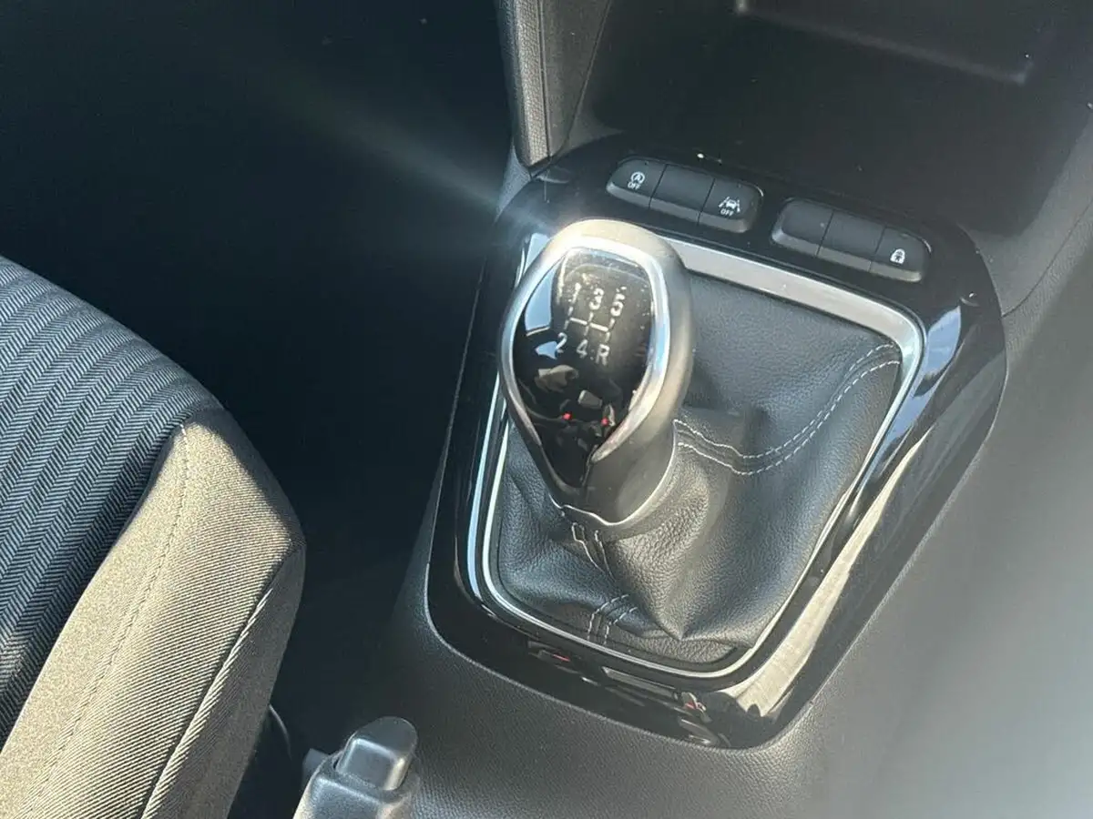 2019-vauxhall-corsa-12i-se-big-18