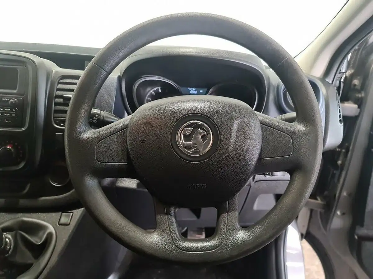 2018-vauxhall-vivaro-16cdti-2700-l1h1-120pseu6-big-17