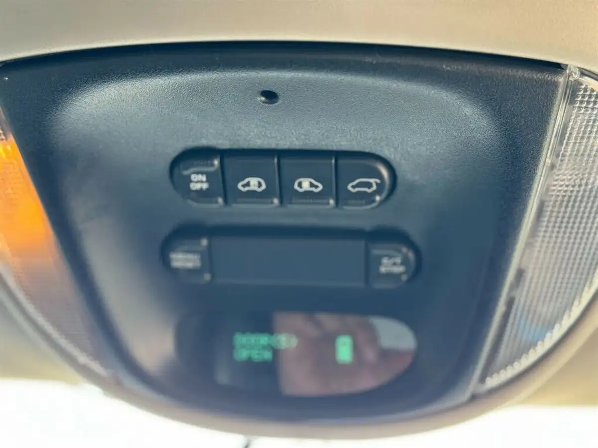 2006-chrysler-grand-voyager-33-limited-xs-big-15