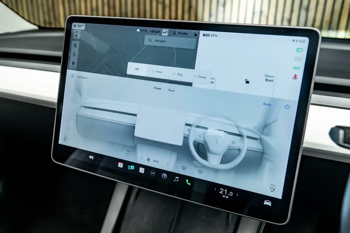 2020-tesla-model-3-e-performance-big-29