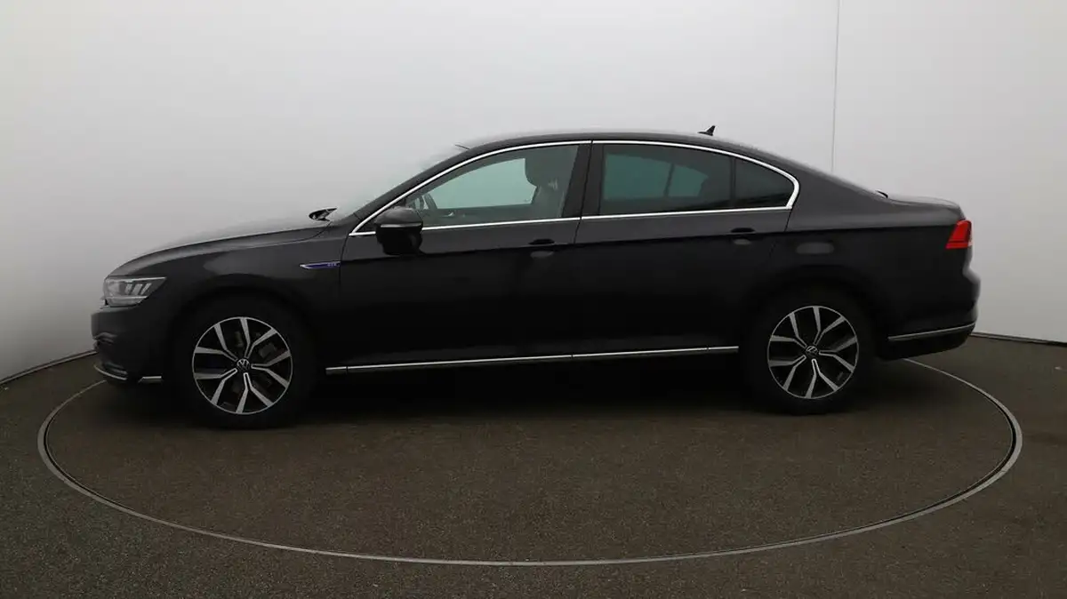 2021-volkswagen-passat-14-tsi-gte-saloon-4d-big-56