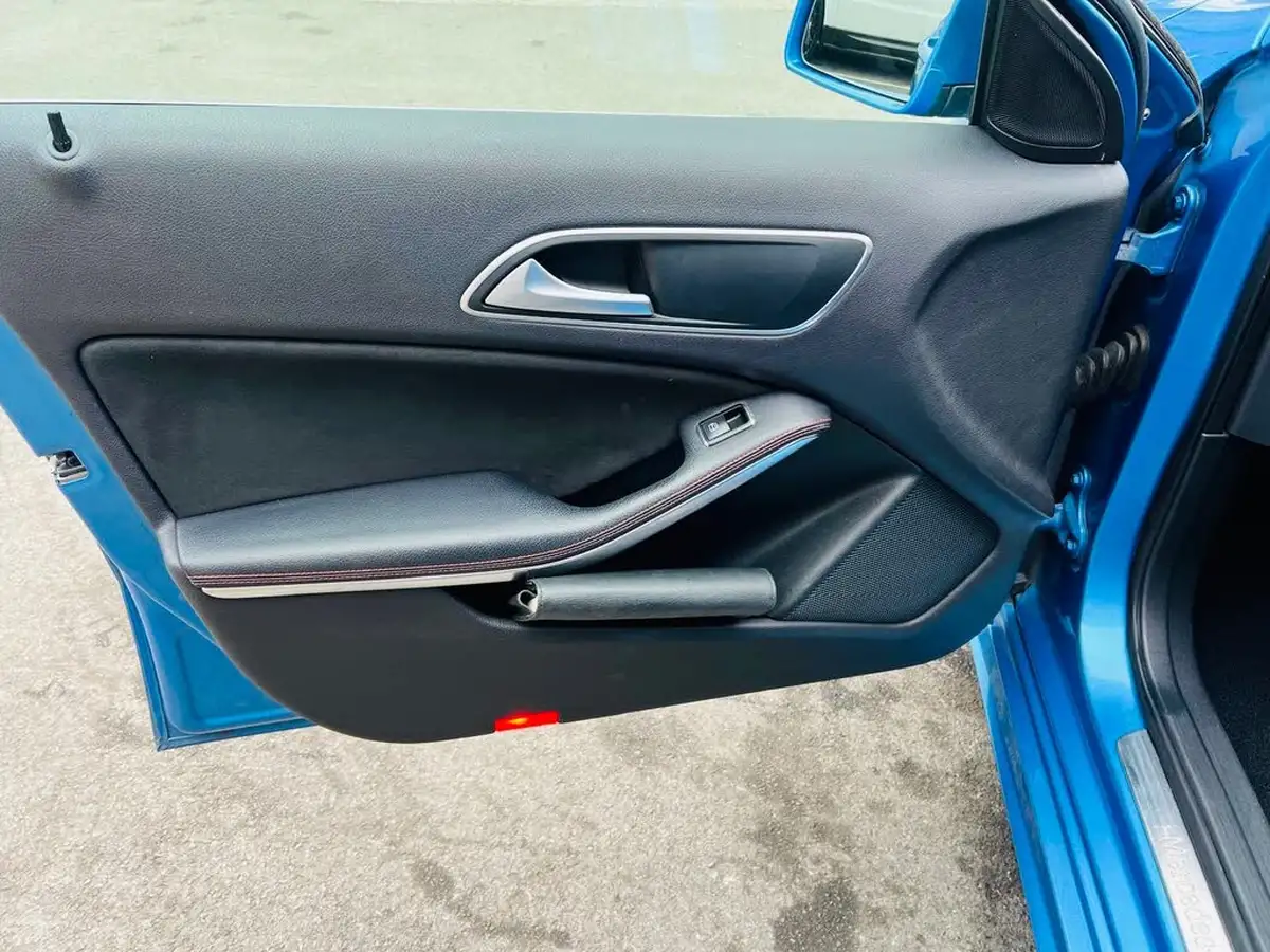 2013-mercedes-benz-a-class-18-cdi-a200-amg-sport-136ps-blue-f-7g-dct-big-22