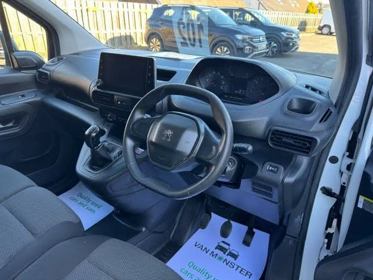 2021-peugeot-partner-15-bluehdi-1000-professional-100ps-eu6dt-panel-big-11