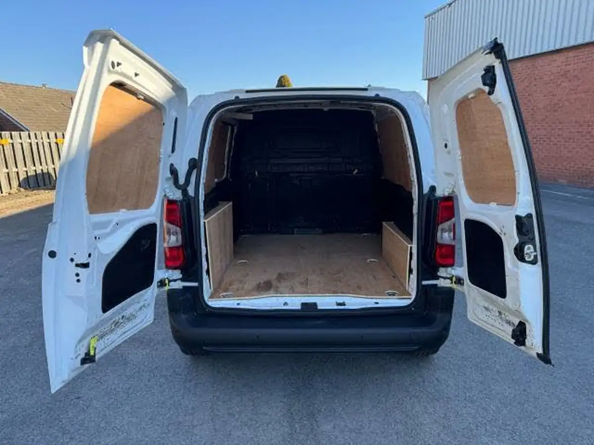 2021-peugeot-partner-15-bluehdi-1000-professional-100ps-eu6dt-panel-big-36