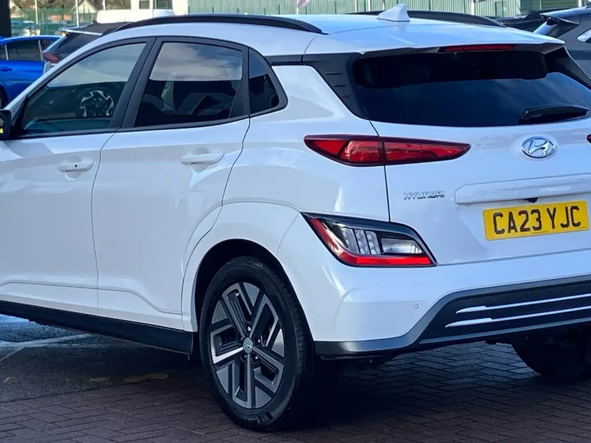 2023-hyundai-kona-e-ultimate-204ps-64kwh-105kw-obc-big-27