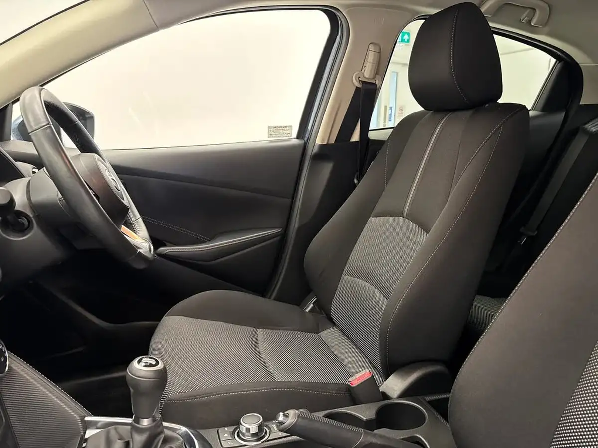 2019-mazda-mazda2-15-sport-nav-big-9
