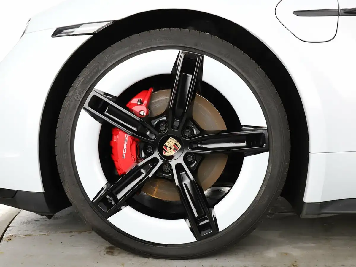 2024-porsche-taycan-e-4s-sport-turismo-544ps-big-3