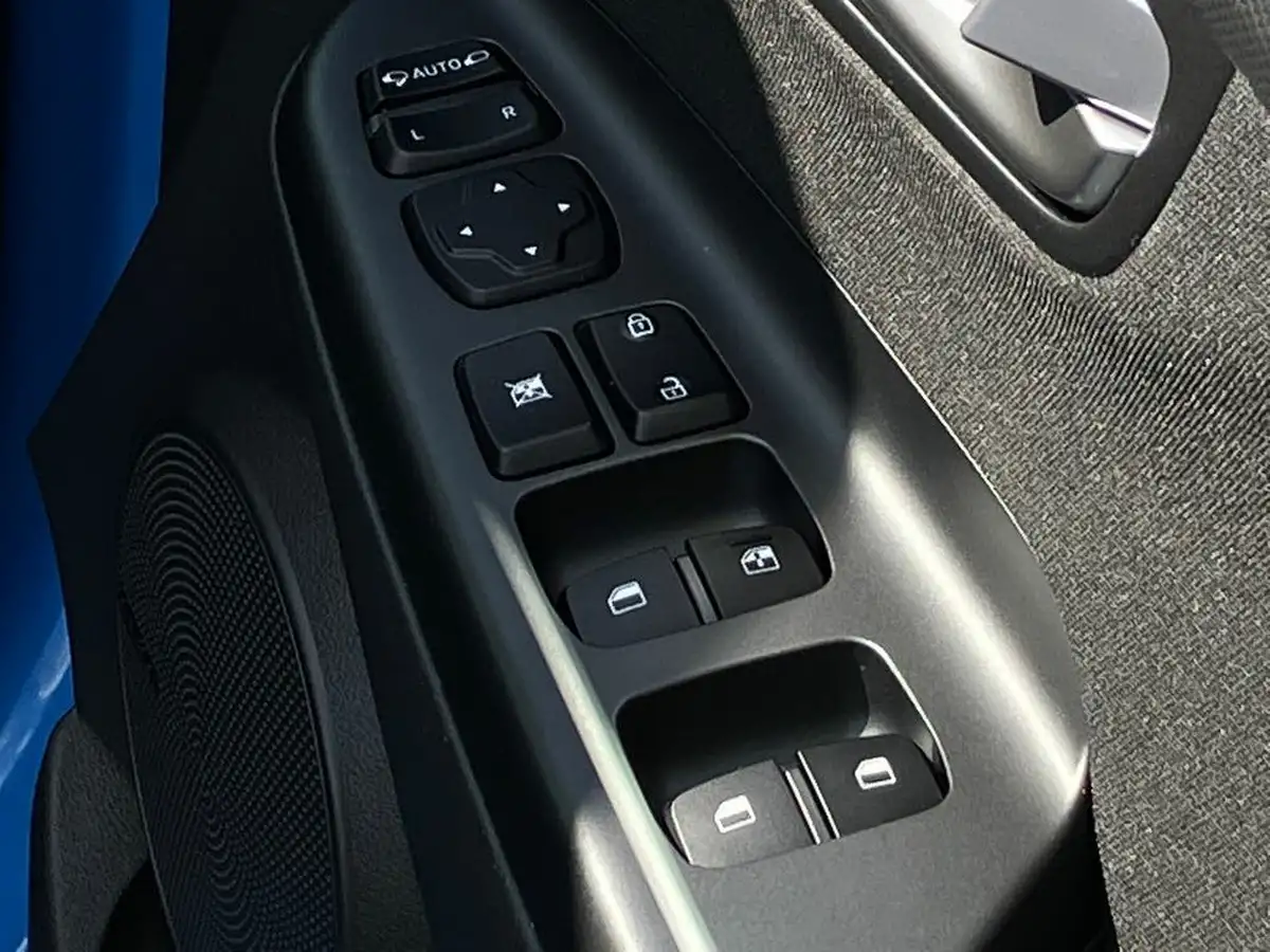 2022-hyundai-kona-16-gdi-premium-big-17